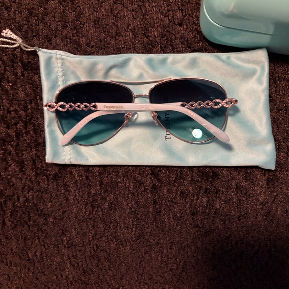 NIB✅ Tiffany & Co. Teal Aviator Sunglasses - Picture 4 of 10
